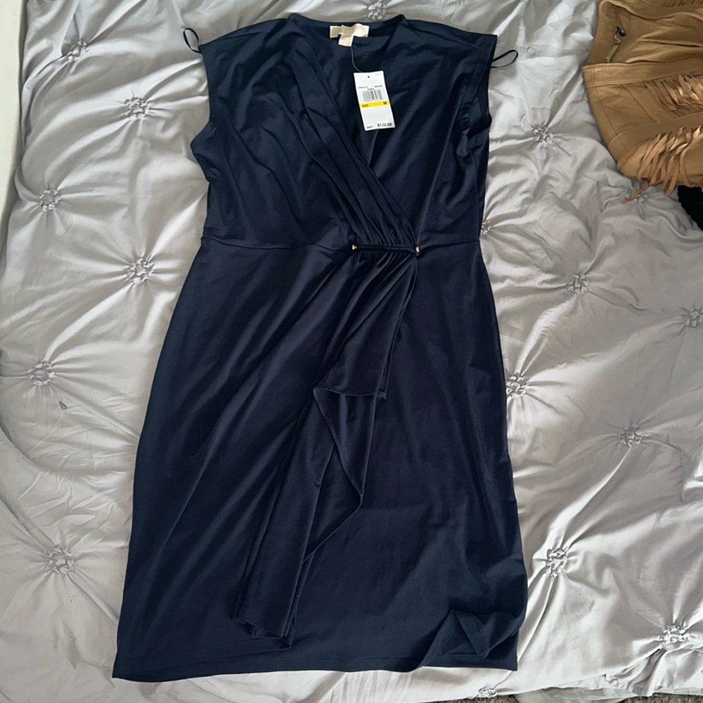 NEW WITH TAGS (AUTHENTIC) MICHAEL KORS DRESS!!! VERY CLASSY!!!